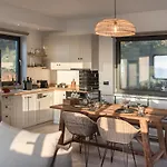 Forest View Villa *